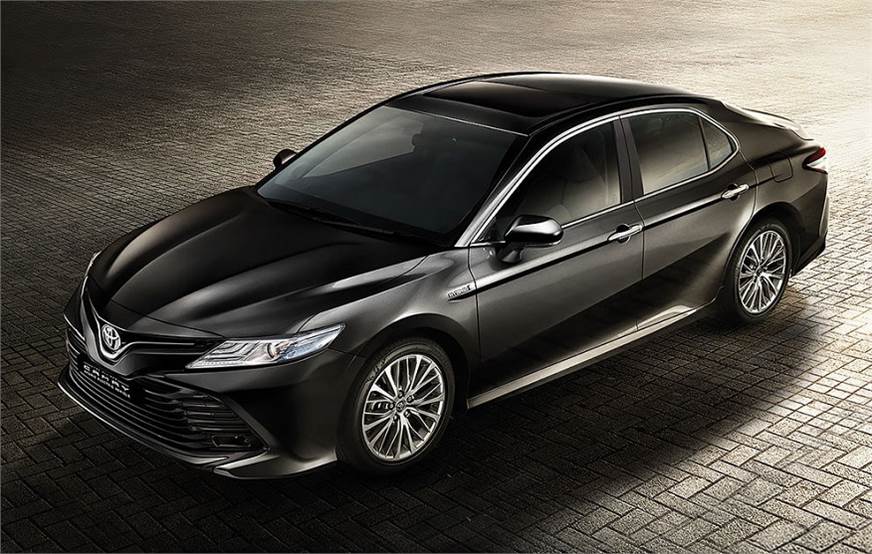 2019 Toyota Camry Hybrid Review, Specs and Price in UAE AutoDrift.ae