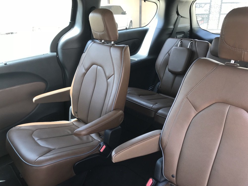 Chrysler Pacifica Captain Chairs
