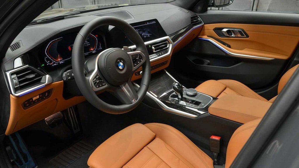 2019 BMW 330i interior