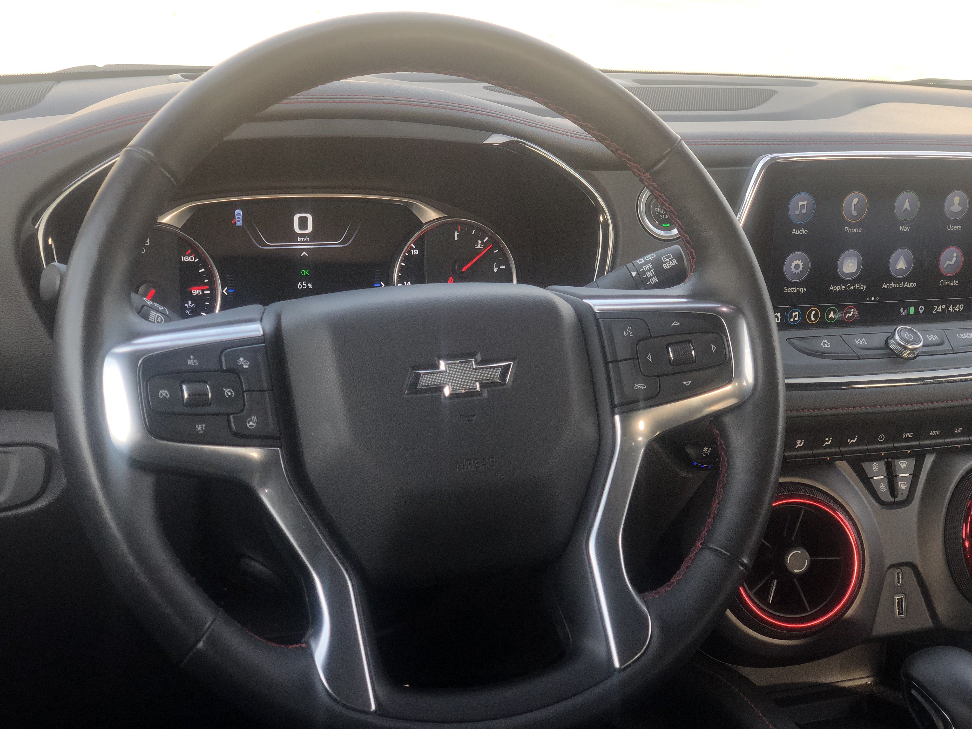 The steering is covered with soft leather providing you that conformable grip in making those quick corners. It also has several switches to answer calls, view the engine stats, and much more. The steering has a stiff damper installed, which is perfect for absorbing those shocks from bumpy roads.