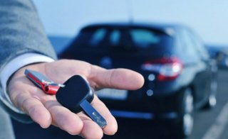 Buying vs Leasing a car in UAE