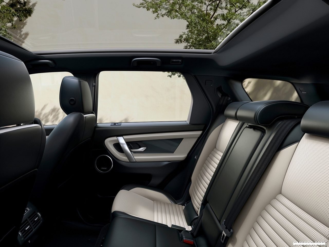 2020 Land Rover Discovery Sport Review, Specs and Price in UAE