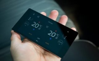 Flying Spur touch screen remote