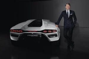 2021 SW with Lamborghini Countach LPI 800
