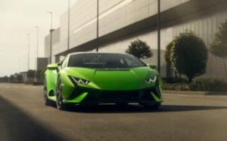 Automobili Lamborghini presents the Huracán Tecnica