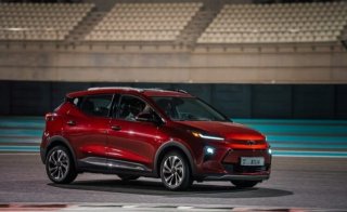 Chevrolet Bolt EUV takes to the track at Yas Circuit in collaboration with EV Lab