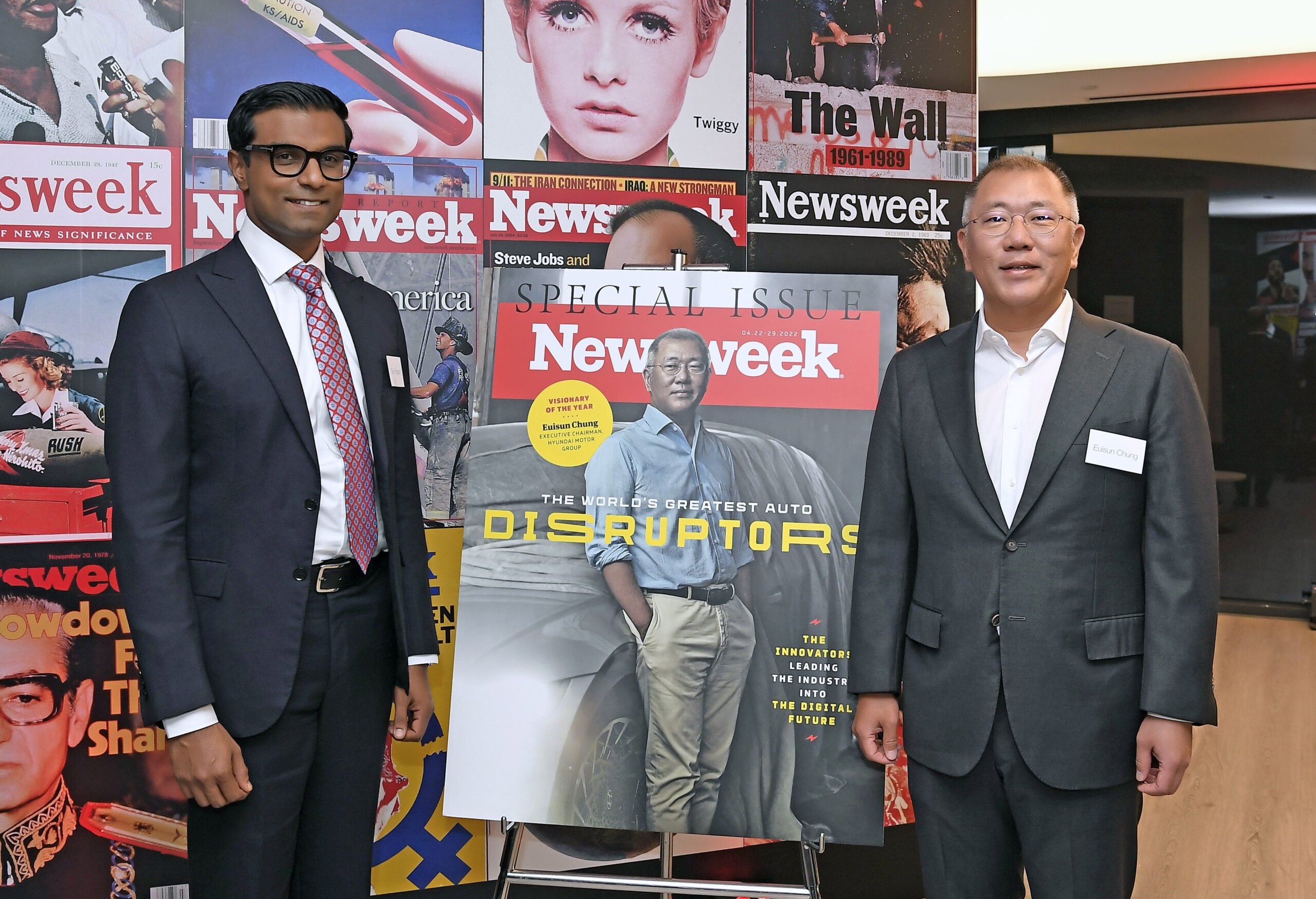 Euisun Chung receives award by Newsweek for 'Visionary of the Year'