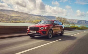 Bentayga S front view, the most sporty of the Bentayga family