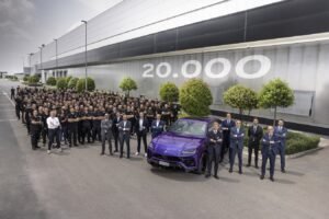  Lamborghini Urus achieves a new production record