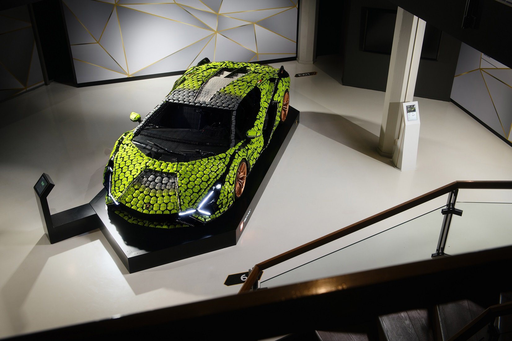 LEGO Technic tribute to the Lamborghini Sián FKP 37