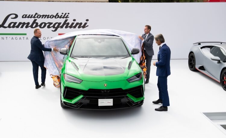 Automobili Lamborghini unveils the new Urus Performante