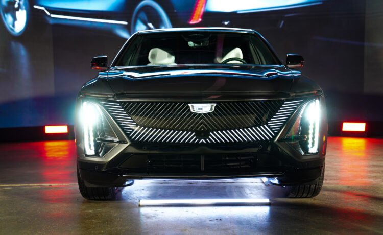 CADILLAC OUTLINES COMMITMENT TO THE MOBILITY ASPIRATION OF THE REGION BY CONFIRMING SIX LUXURY ELECTRIC VEHICLES BY 2025