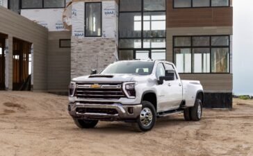 2024 Chevrolet Silverado HD Commands the Road with More Power, Enhanced Interior and Smarter Technology