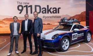 Off-road sports car with the genes of a winner: The new Porsche 911 Dakar