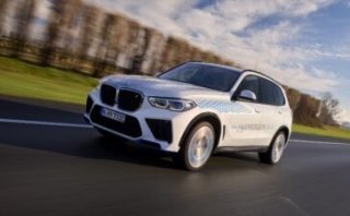 BMW iX5 Hydrogen pilot fleet arrives in the Middle East