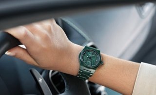 Girard-Perregaux Laureato Green Ceramic Aston Martin Edition