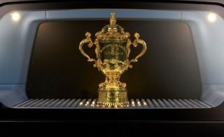 DEFENDER REVEALS UNIQUE DEFENDER 110 TO SHOWCASE RUGBY WORLD CUP TROPHY ON COUNTDOWN TOUR