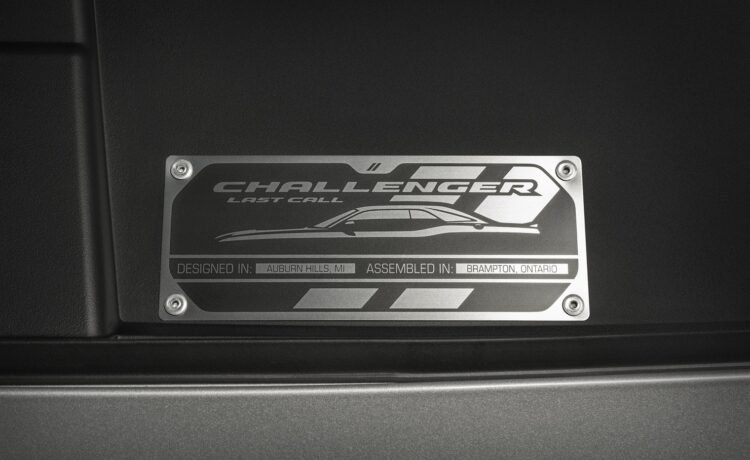 DODGE ANNOUNCES “LAST CALL” V8 MODELS FOR CHALLENGER AND CHARGER