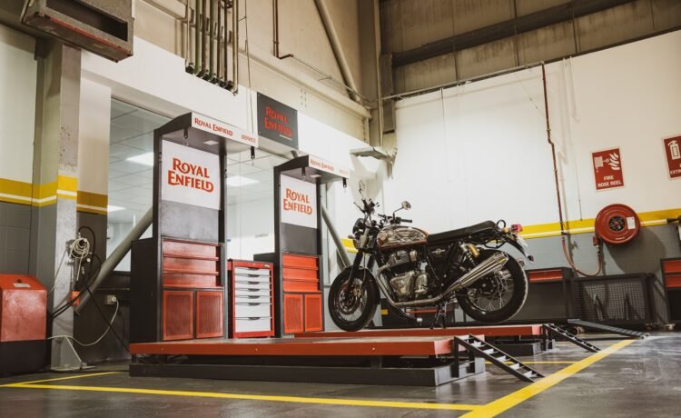 ROYAL ENFIELD STRENGTHENS MIDDLE EAST PRESENCE WITH THE APPOINTMENT OF AW ROSTAMANI GROUP AS OFFICIAL DISTRIBUTOR FOR THE UAE