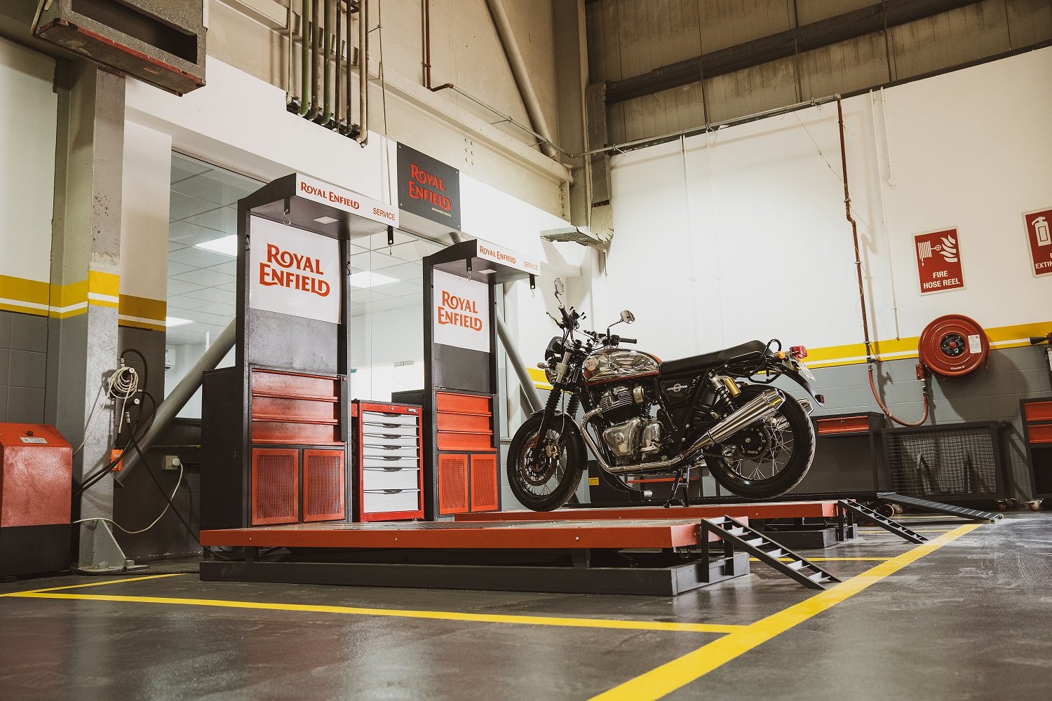 ROYAL ENFIELD STRENGTHENS MIDDLE EAST PRESENCE WITH THE APPOINTMENT OF AW ROSTAMANI GROUP AS OFFICIAL DISTRIBUTOR FOR THE UAE