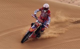 Pedro Bianchi Prata Secures Victory at the Dubai International Baja, Sponsored by Honda Motorcycle