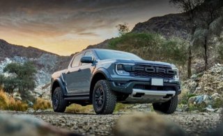 Ranger Raptor Boasts Motorsport-Inspired Customizable Performance Shift Indicator Borrowed from Mustang