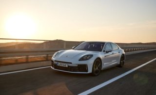 Porsche presents two new e-hybrid variants of the Panamera