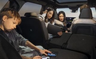 NEW PEUGEOT E-5008 CLASS-ABOVE ELECTRIC LARGE SUV