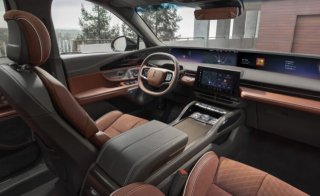 Lincoln Nautilus Earns Praise for Reimagined Interior