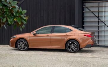 2025 Toyota Camry GLE