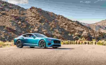 the British automaker has unveiled a chromatic sleight of hand: the "Ombré by Mulliner" Collection