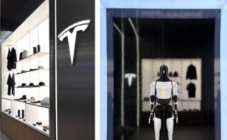 tesla Mirdif City Centre